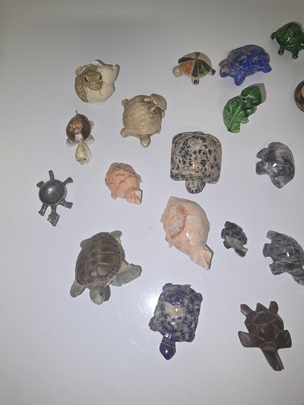 Mixed Mini Turtle Figurine Lot - Multicolor Includes 28 - Picture 6 of 7